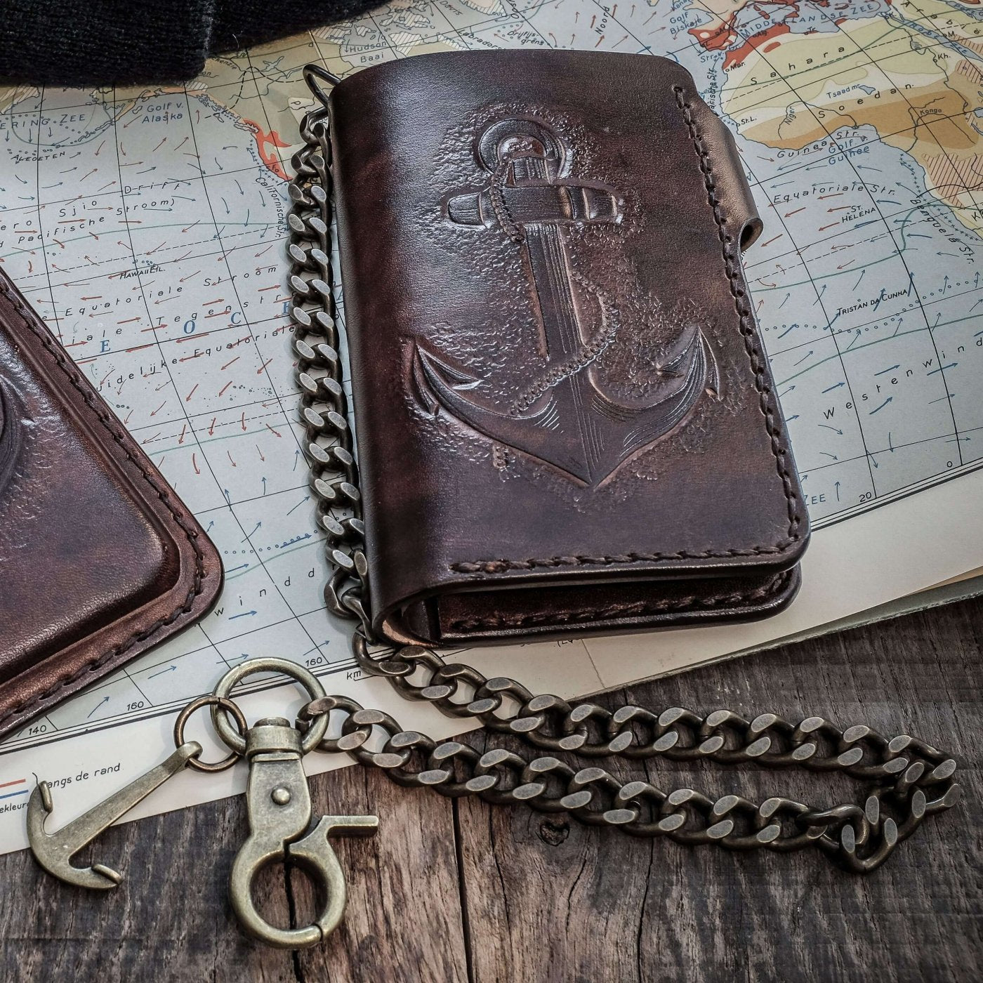 Wallet, with custom made leatherwork and bronze chain. - Duke & Sons Leather