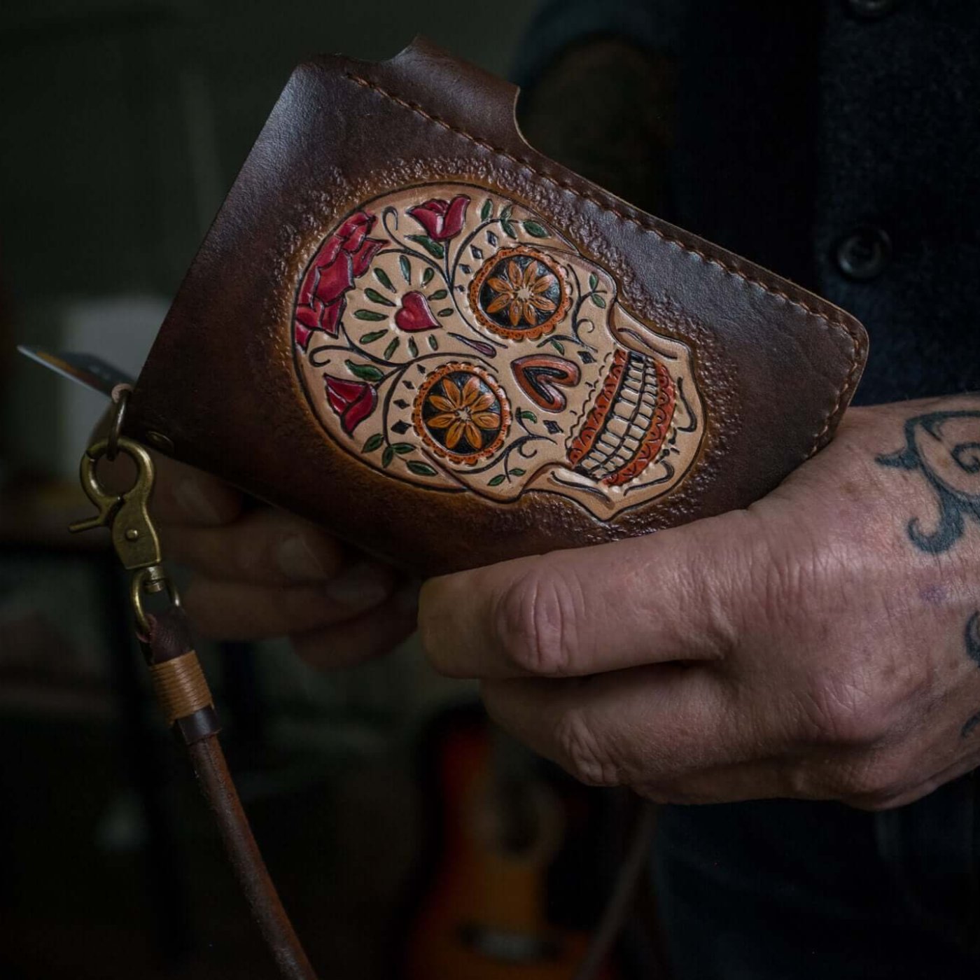 Wallet, with custom made leatherwork and bronze chain. - Duke & Sons Leather