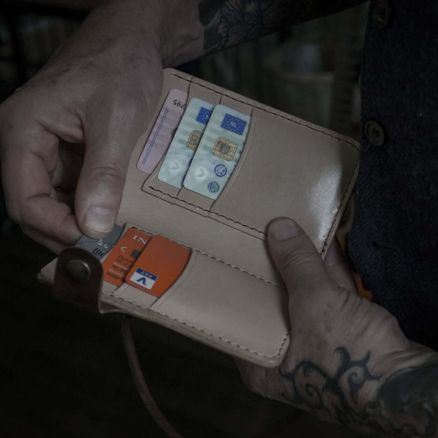 Wallet, with custom made leatherwork and bronze chain. - Duke & Sons Leather