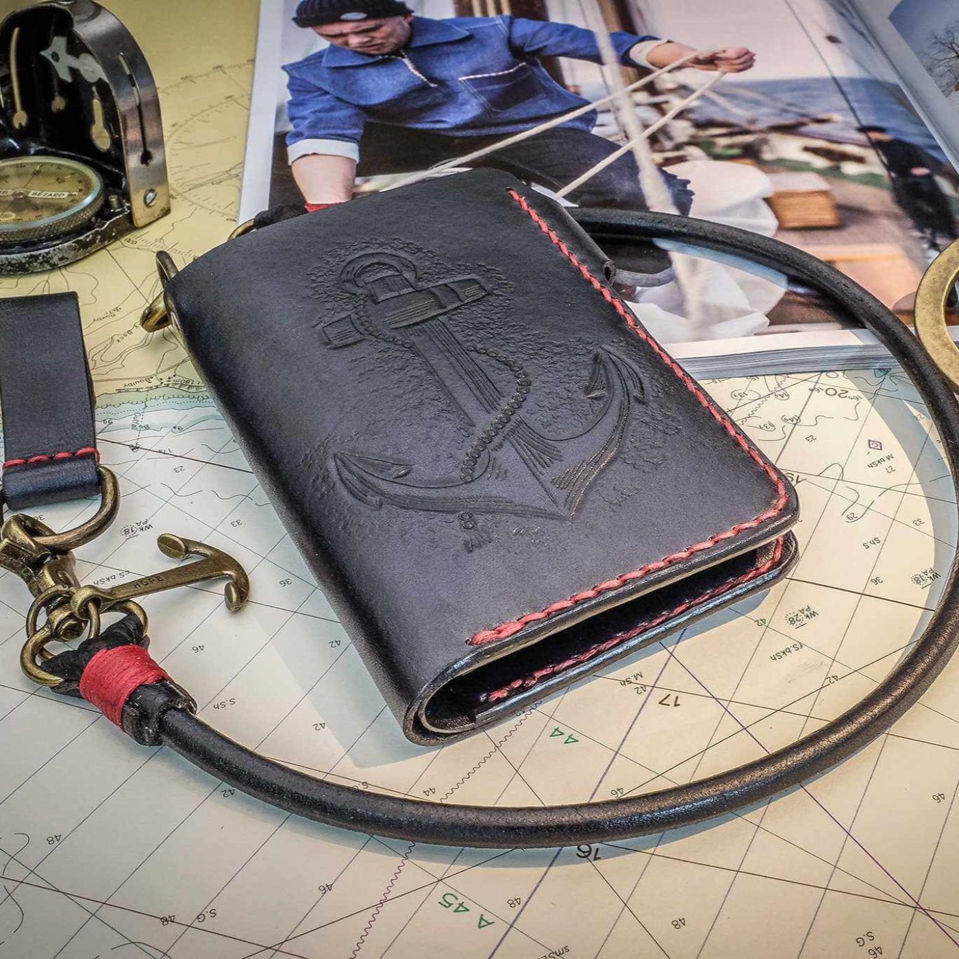 Wallet, with custom made leatherwork and bronze chain. - Duke & Sons Leather