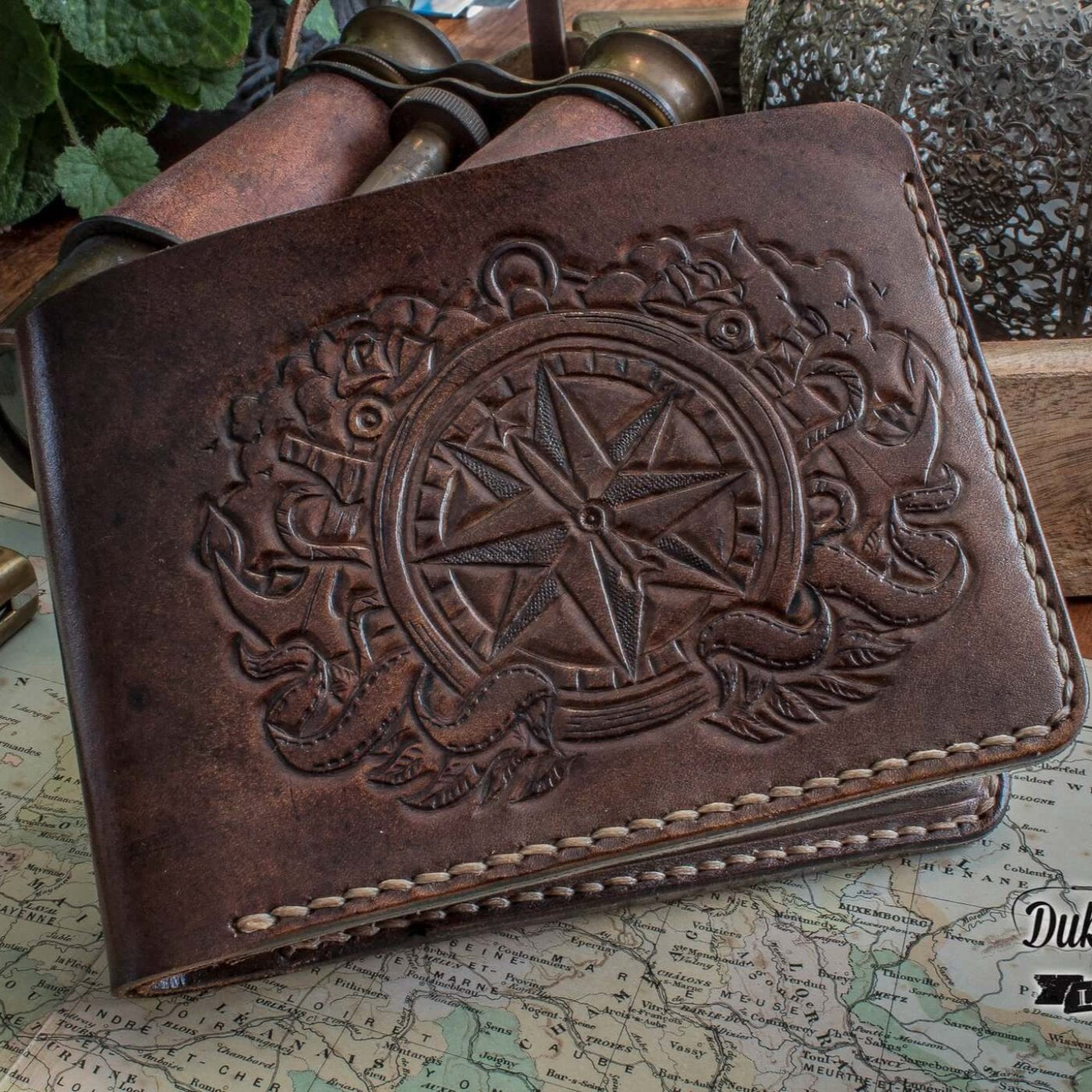 Wallet, with custom made leatherwork and bronze chain. - Duke & Sons Leather