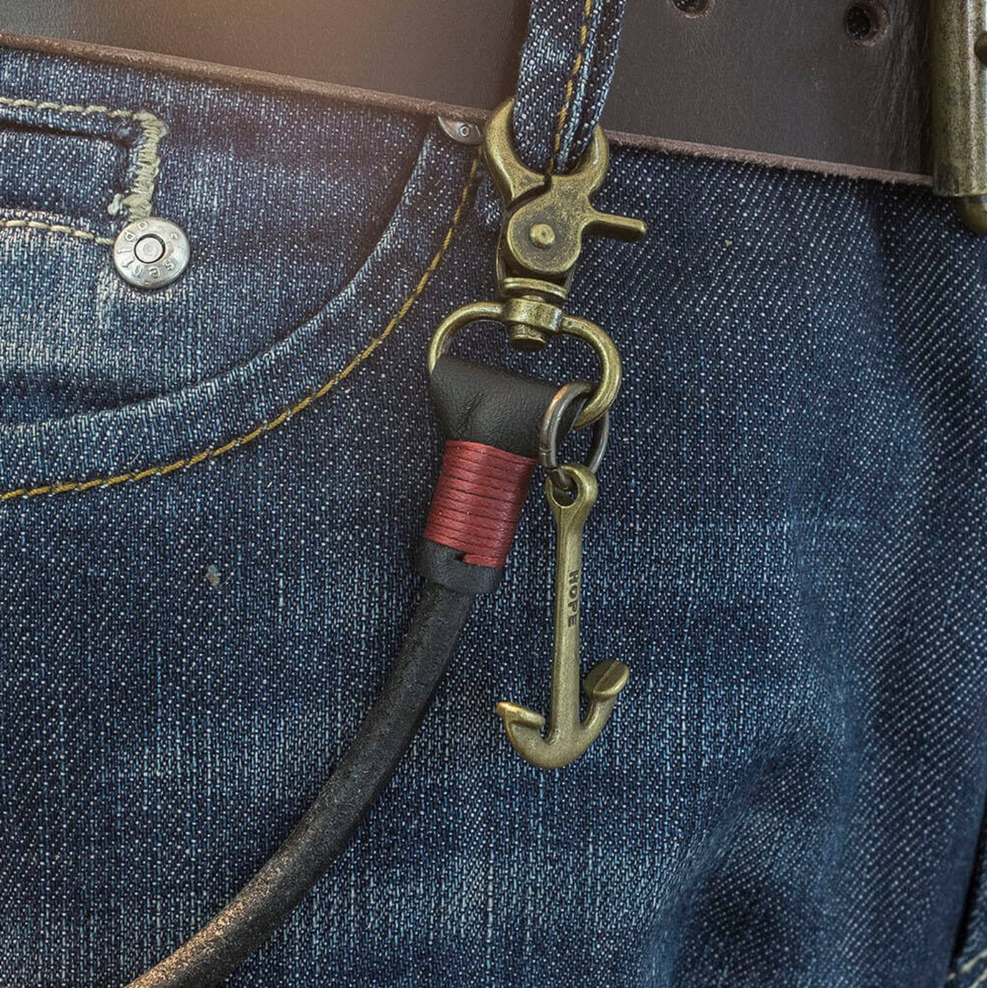 Keychain (Black) 50 cm, with old bronze feather* - Duke & Sons Leather
