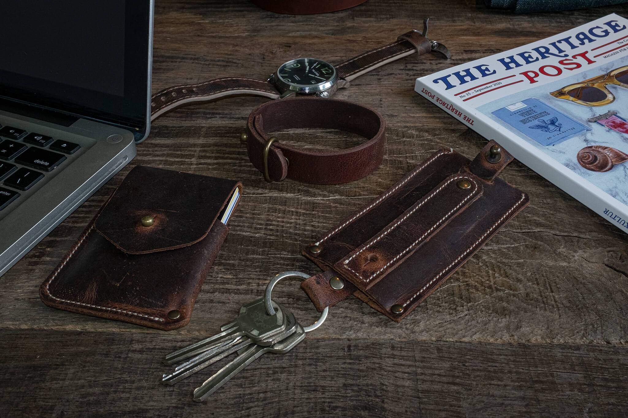 Card wallet, distressed brown leather | 10 cards - Duke & Sons Leather