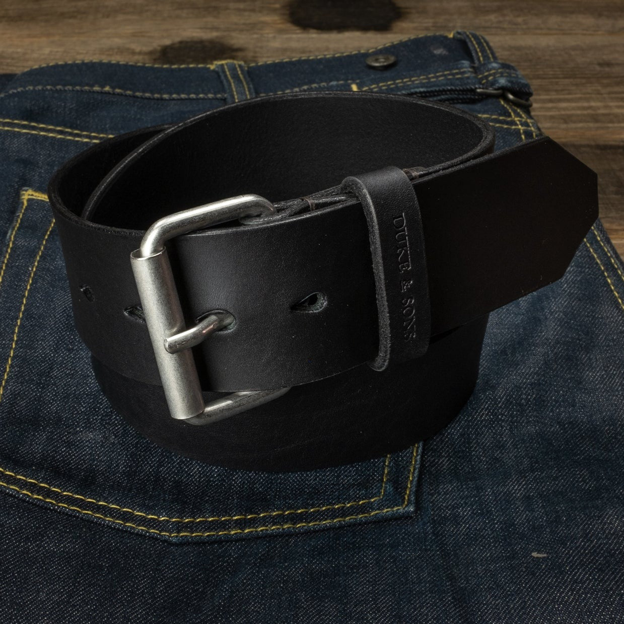 Duke and Sons 2-inch black leather jeans belt hero scene