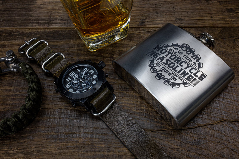 Duke and Sons Stainless steel pocket flask with laser engraved logo 2 scene 3