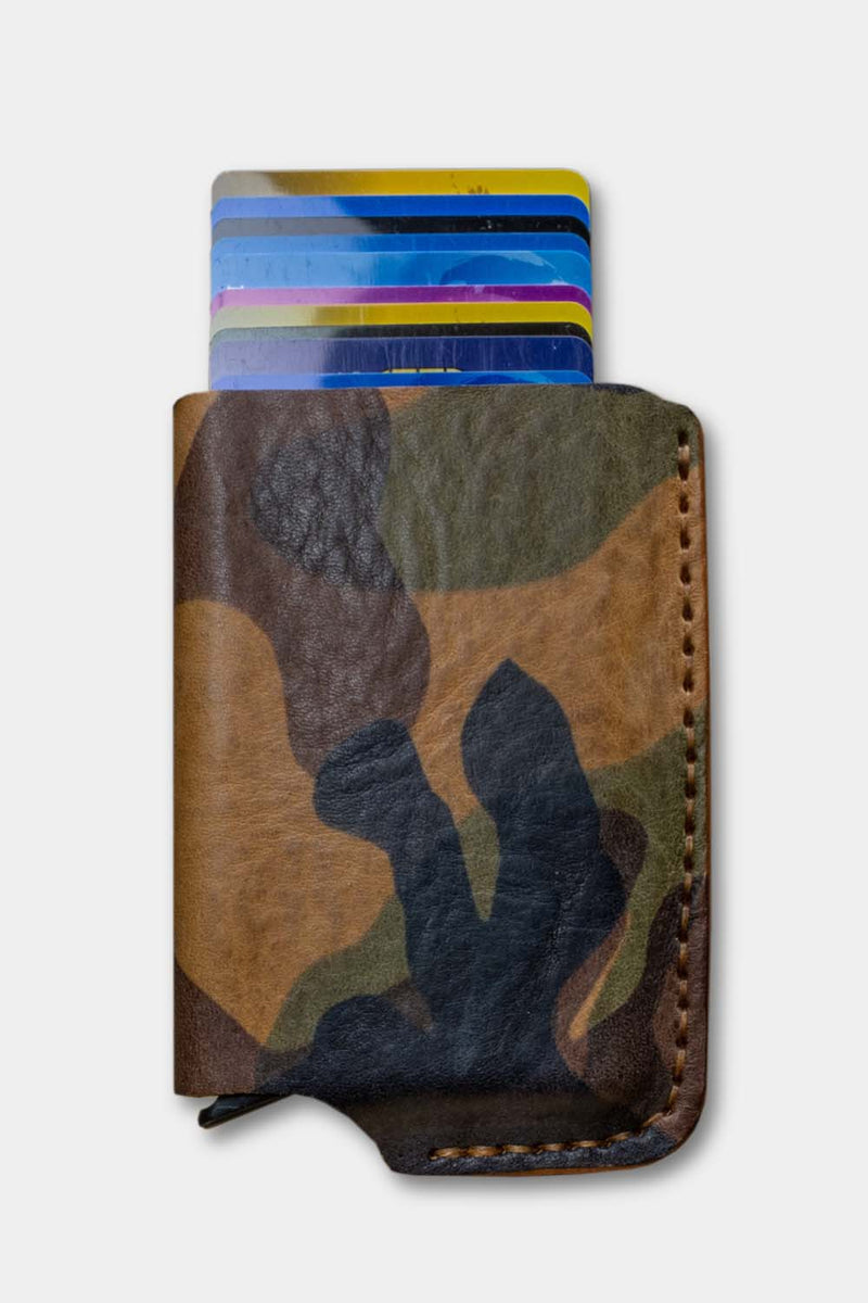 Card wallet, camo leather, RFID safe with aluminum insert for 10 cards front, with cards - Duke & Sons Leather