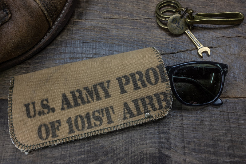 Vintage canvas sunglass pouch 101st Airborne scene 2