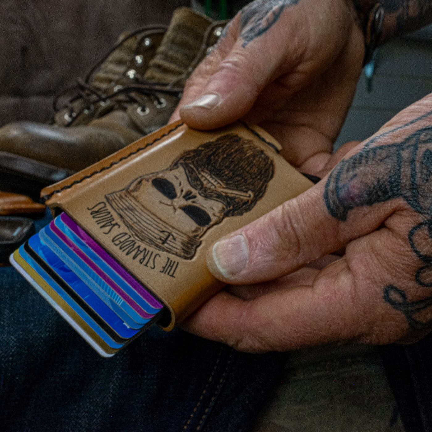 Card wallet, natural leather, RFID safe with aluminum insert for 10 cards scene cards out. - Duke & Sons Leather