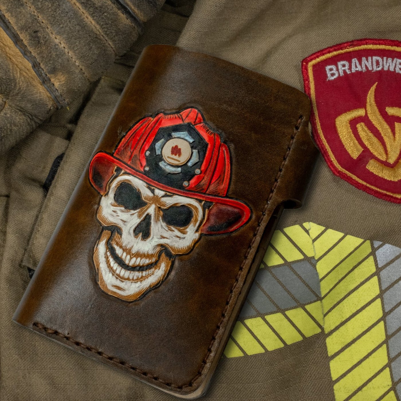 Duke and Sons leather FireFighter wallet top scene