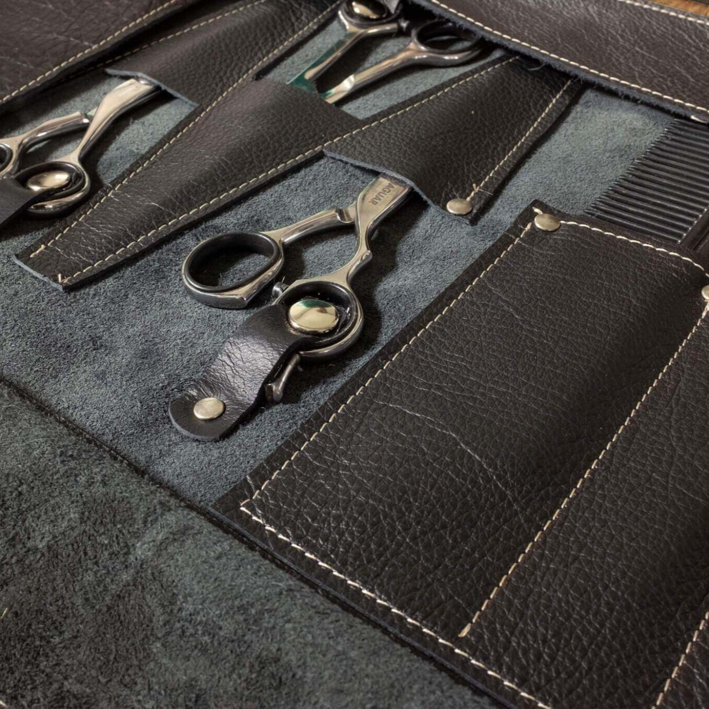 Barber- Hairdresser leather tool roll, in black leather (with name tag) - Duke & Sons Leather