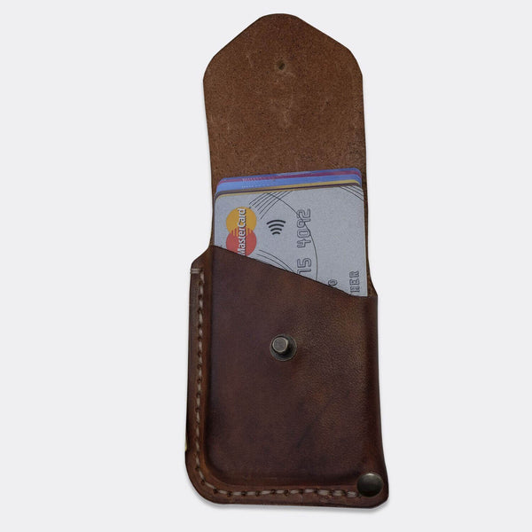 Card wallet, vegetan hand dyed leather | 10 cards - Duke & Sons Leather