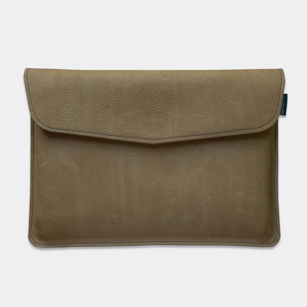MacBook envelope sleeve, leather with padded lining, natural color - Duke & Sons Leather