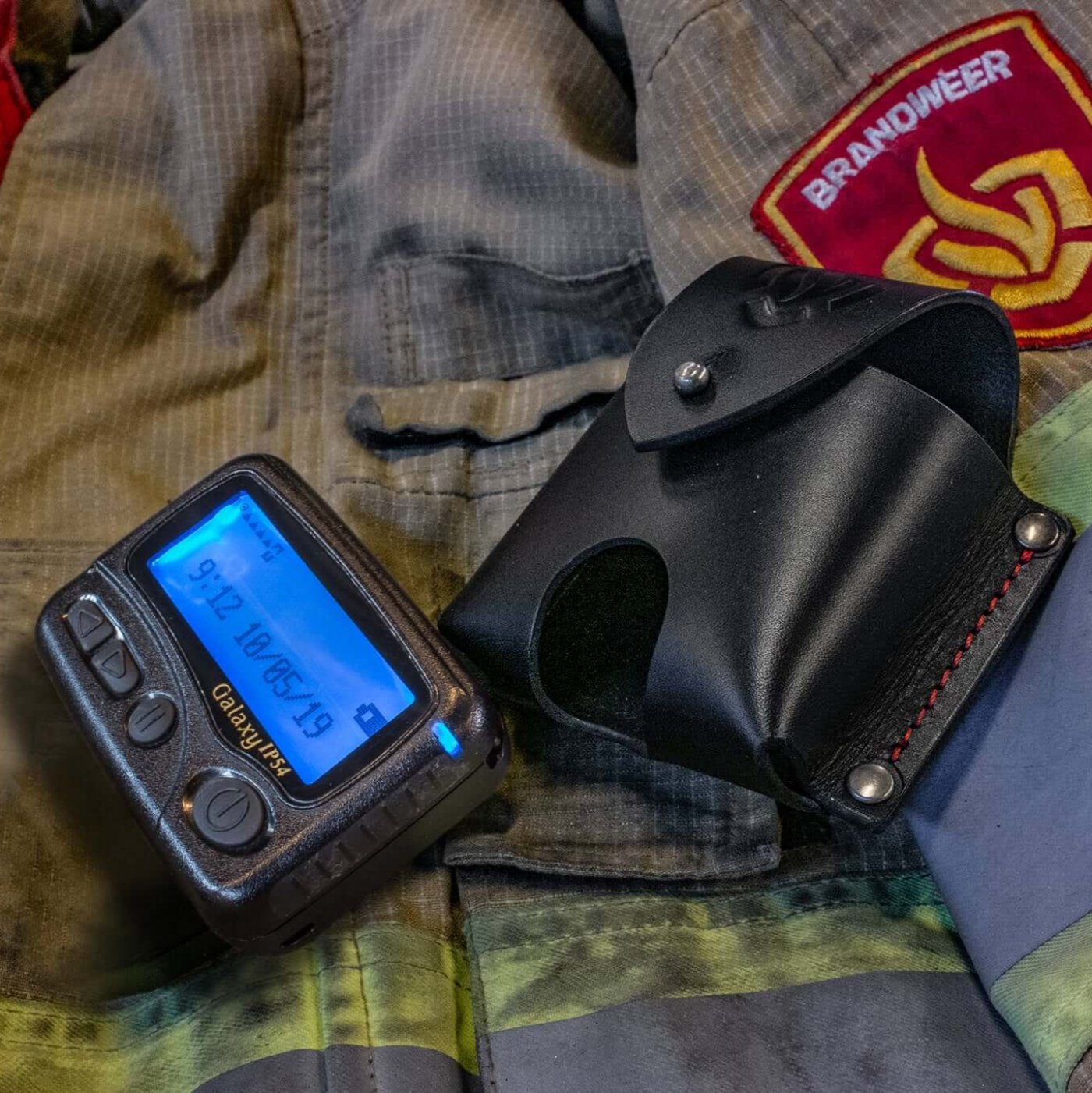 Galaxy IP54 pager houder, tuigleer, model A - Duke & Sons Leather