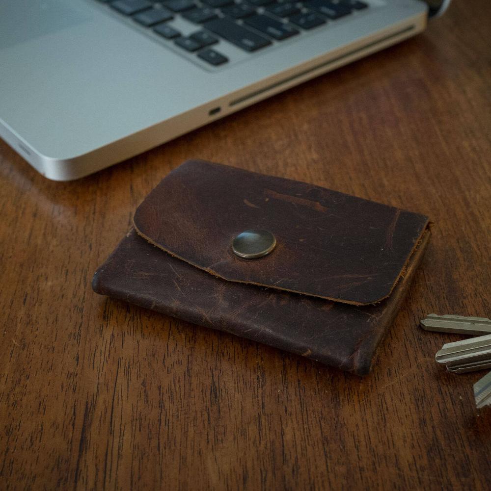 Pocket wallet, (distressed leather) - scene table