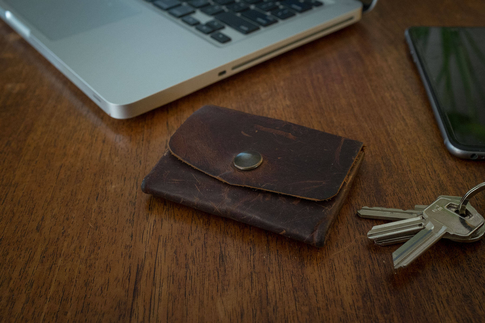 Pocket wallet, can hold cards, bills and coins (distressed leather) - Duke & Sons Leather