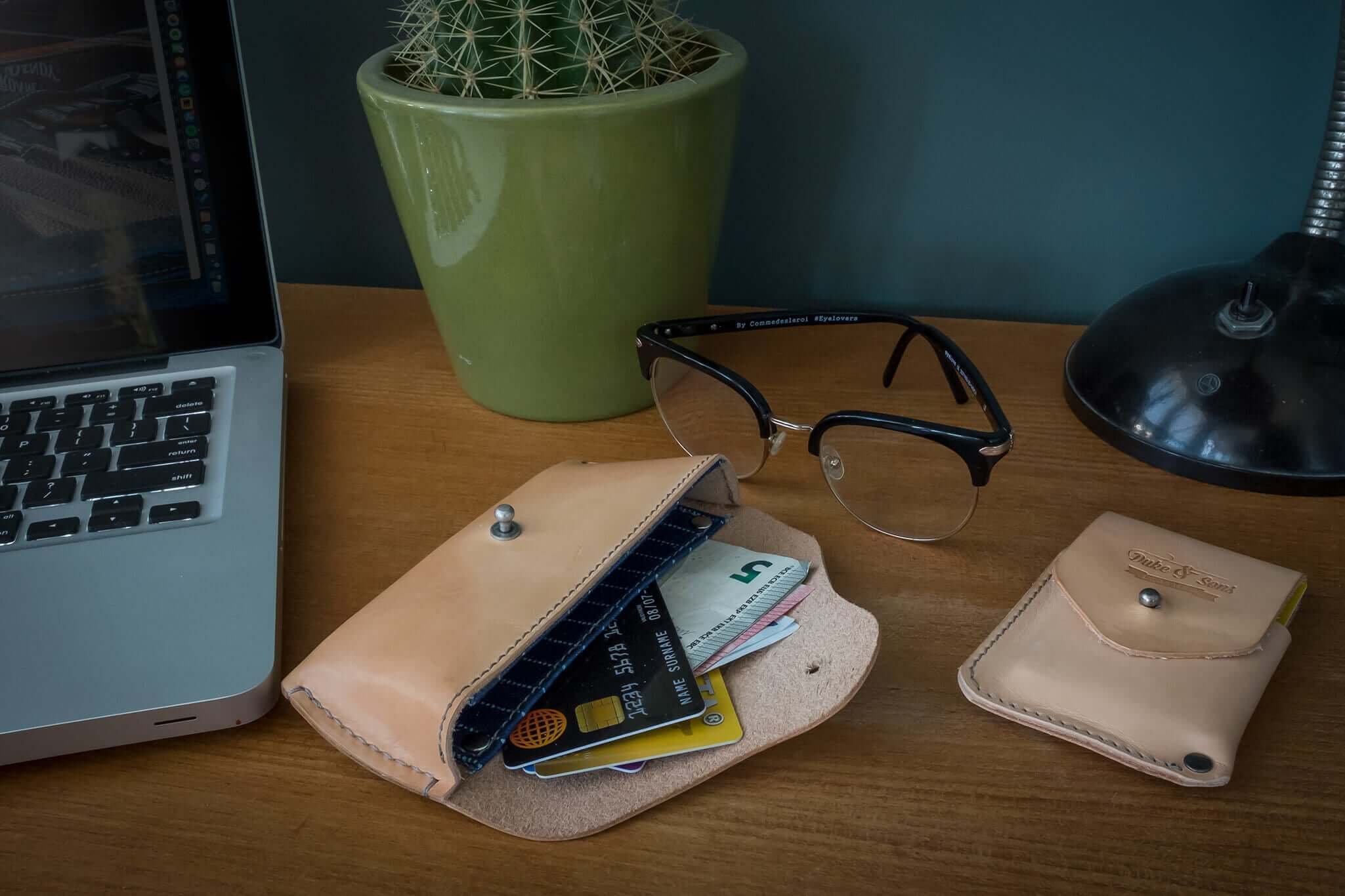 Glasses | sunglasses case, brown color, vegetable tanned leather. - Duke & Sons Leather