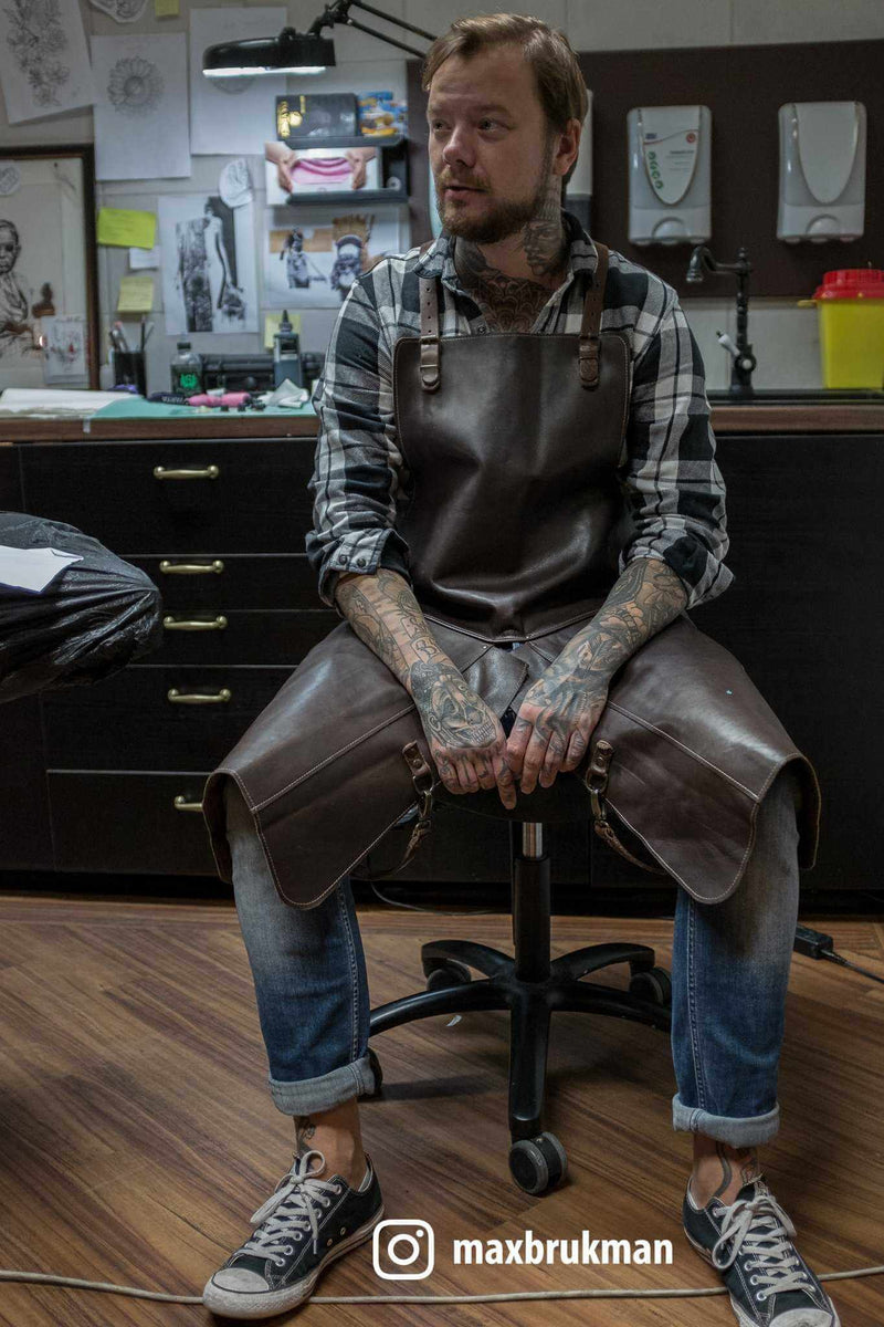 Tattoo apron, maximum movement, maximum comfort! - Duke & Sons Leather