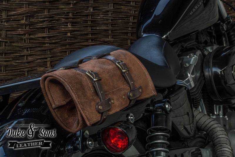 Tool Roll, black leather, with pocket and 2 leather straps. - Duke & Sons Leather