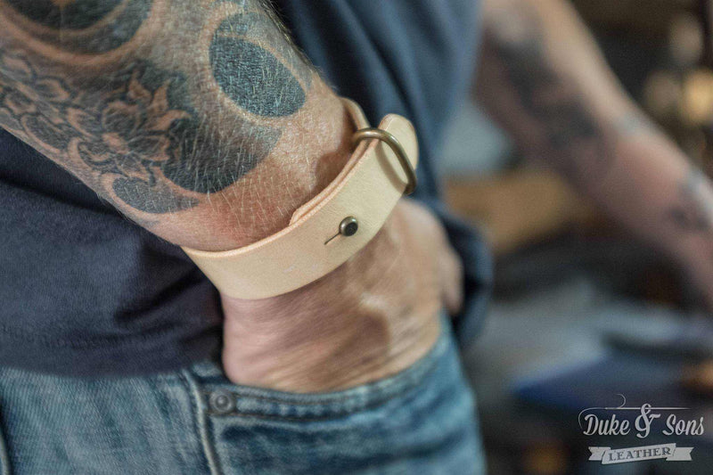 Bracelet, classic Bulls leather. (in 5 colors) - Duke & Sons Leather